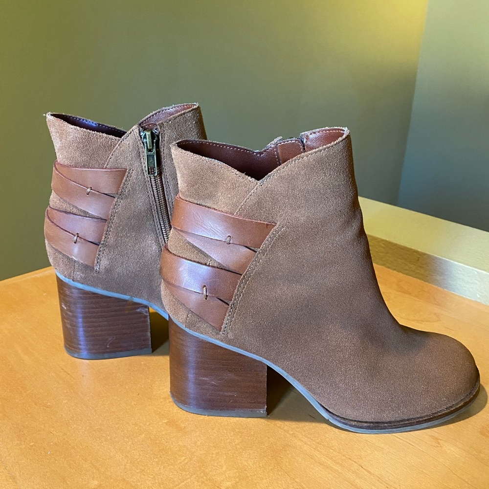MIA HERITAGE GENESSA TAN SUEDE BOOTIES 7.5